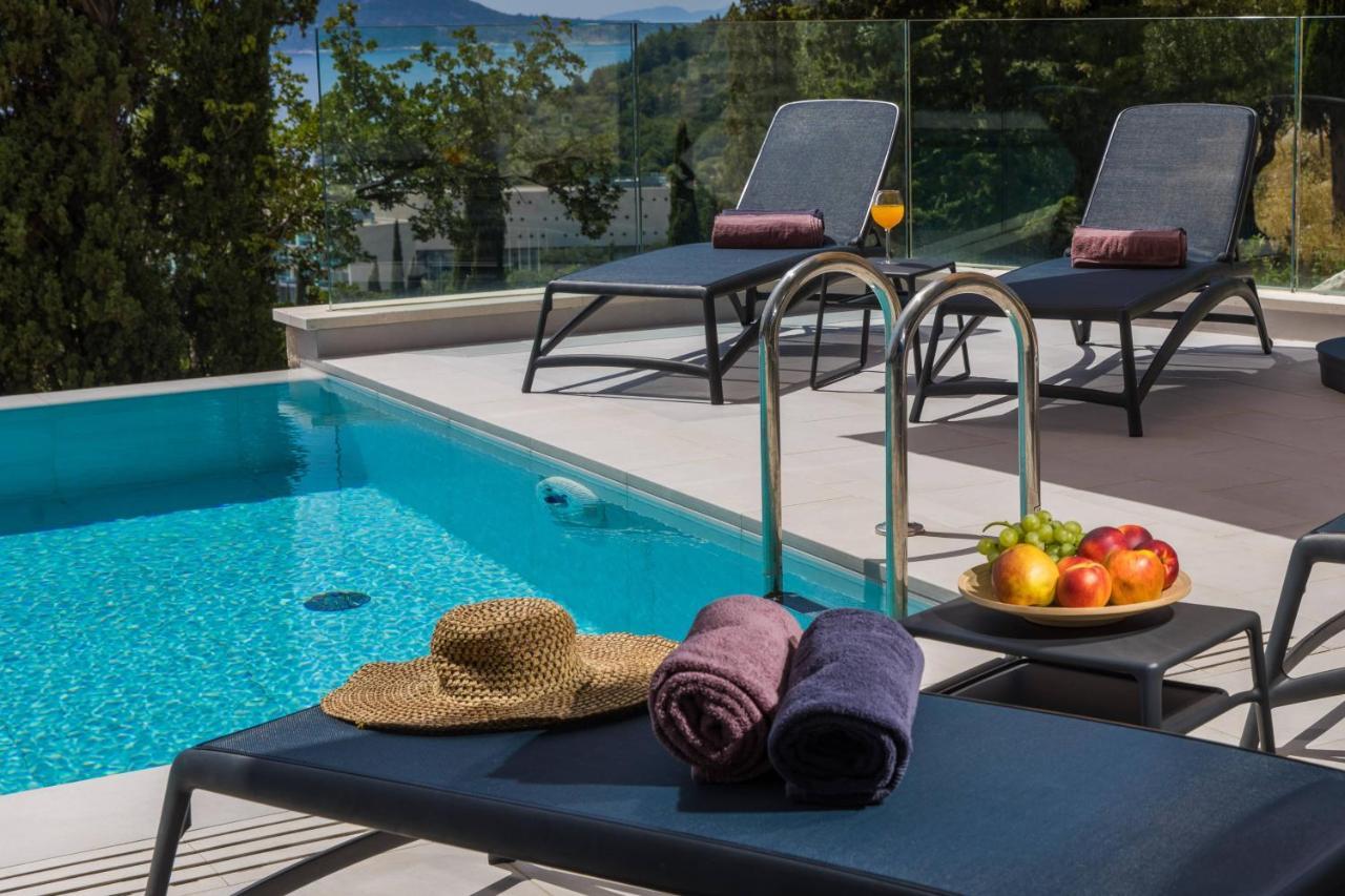 Luxury Maris 5* Vila *