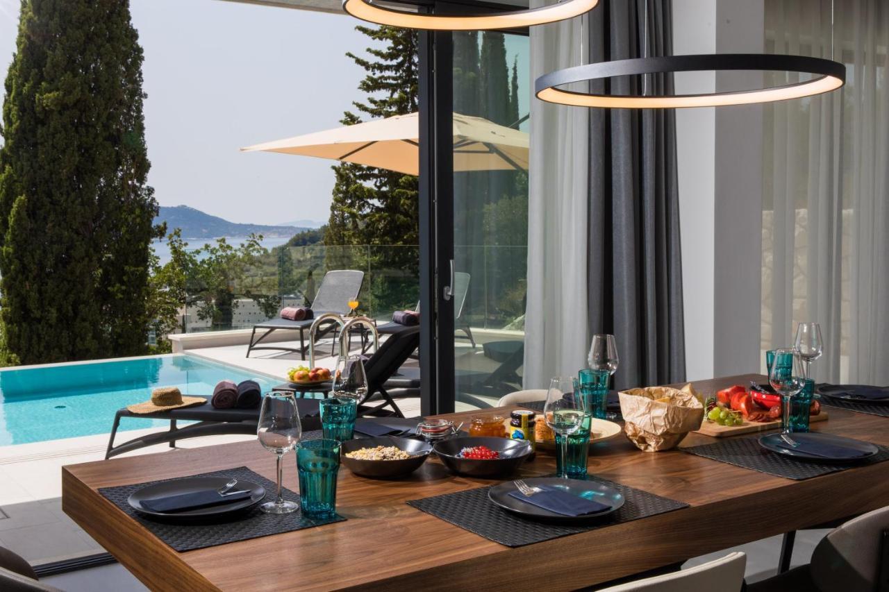 Luxury Maris 5* Vila