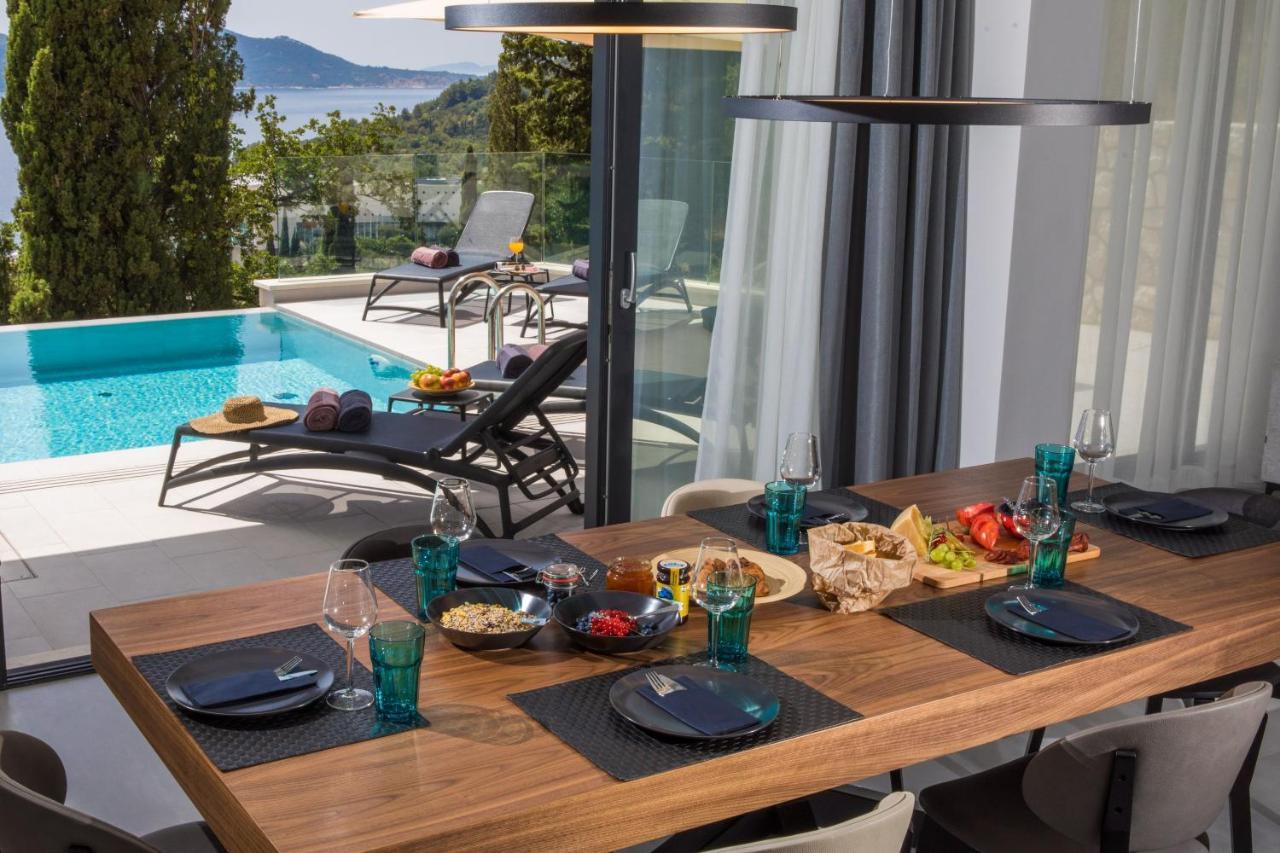 Luxury Maris 5* Vila